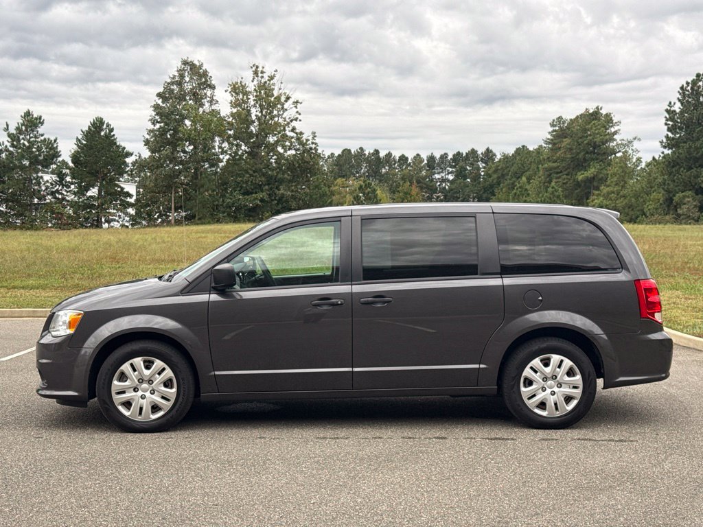 Used 2020 Dodge Grand Caravan SE FWD image 4