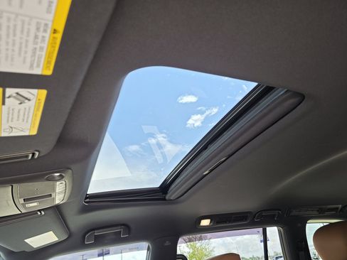 Used 2021 INFINITI QX80 Sensory w/ All-Season Package RWD image 23