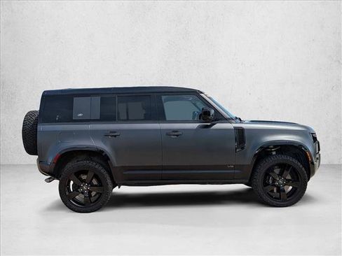 Used 2023 Land Rover Defender 110 V8 AWD/4WD image 4