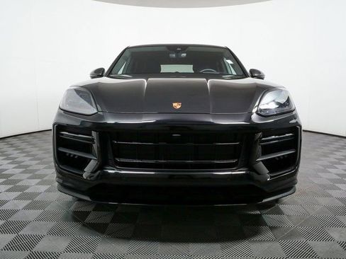 Certified 2025 Porsche Cayenne Turbo GT image 36