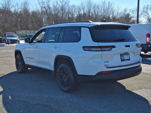 Used 2024 Jeep Grand Cherokee L Laredo AWD/4WD image 8