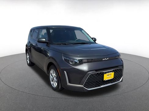 Used 2023 Kia Soul LX w/ Option Group 015 FWD image 3