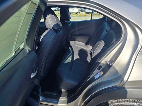 Used 2019 Lexus UX 200 F Sport image 18