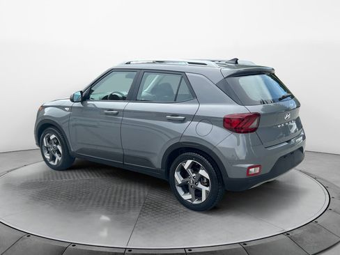 Used 2020 Hyundai Venue SEL w/ Convenience + Premium Package FWD image 5