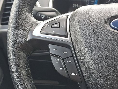 Certified 2020 Ford Edge SEL FWD image 17