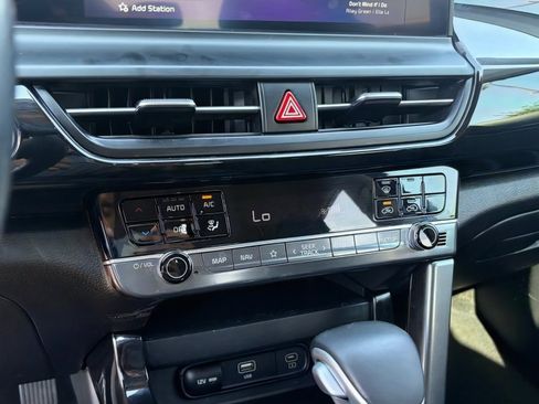 Used 2024 Kia Seltos S FWD image 21