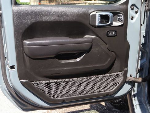 Used 2025 Jeep Gladiator Sport AWD/4WD image 14