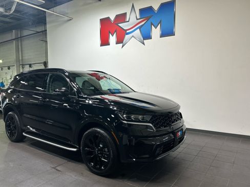 Used 2023 Kia Sorento SX AWD/4WD image 2