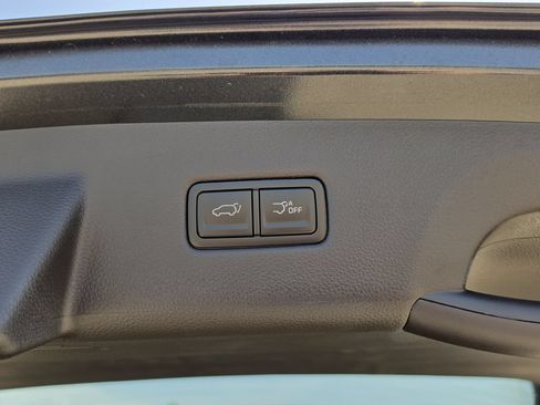 New 2026 Kia Carnival SX w/ SX Dark Edition Package FWD image 11