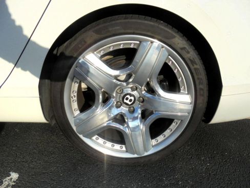 Used 2016 Bentley Flying Spur V8 image 22