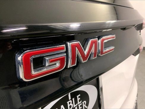 Used 2025 GMC Acadia Elevation image 30