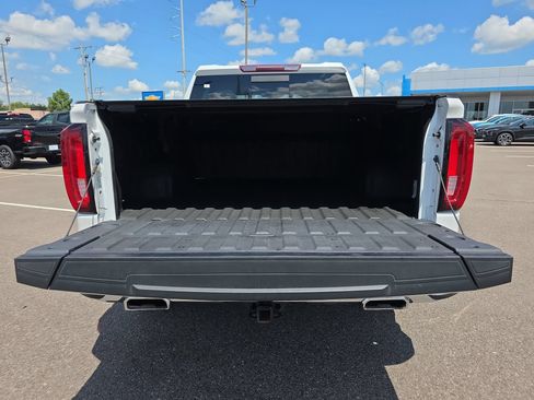 Used 2023 GMC Sierra 1500 SLT w/ SLT Premium Plus Package AWD/4WD image 14