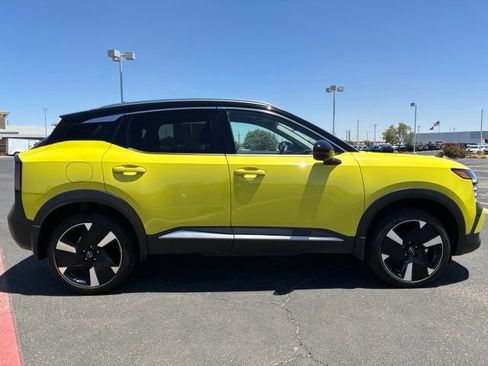 Certified 2025 Nissan Kicks SR FWD image 7