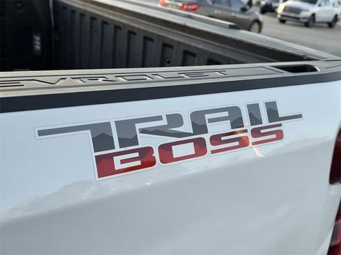Used 2021 Chevrolet Silverado 1500 LT Trail Boss w/ Convenience Package II image 31