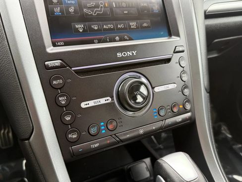 Used 2016 Ford Fusion Titanium FWD image 34