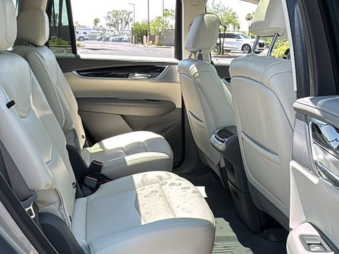 Used 2024 Cadillac XT6 Premium Luxury w/ Technology Package FWD image 26