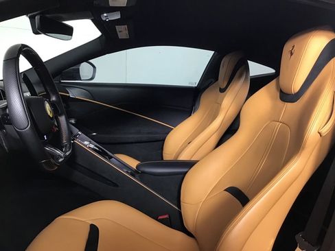 Certified 2022 Ferrari Roma RWD image 5