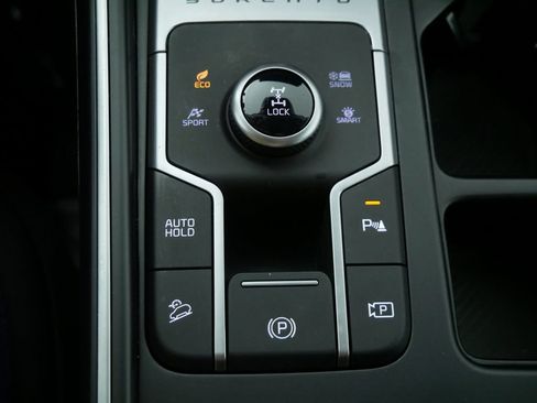 Used 2025 Kia Sorento EX AWD/4WD image 36