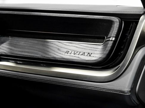 Used 2023 Rivian R1S Adventure image 24