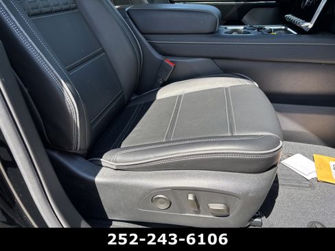 Used 2025 GMC Sierra EV Denali AWD/4WD image 8
