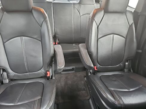 Used 2016 Chevrolet Traverse LT image 21