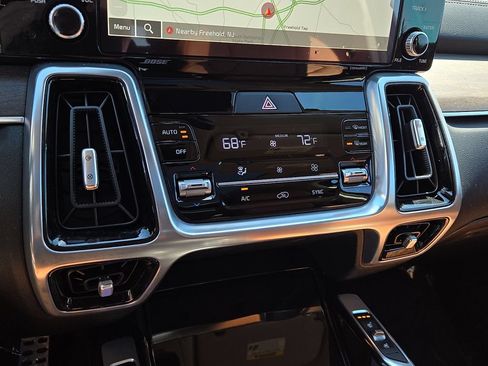 Certified 2023 Kia Sorento SX Prestige AWD/4WD image 19