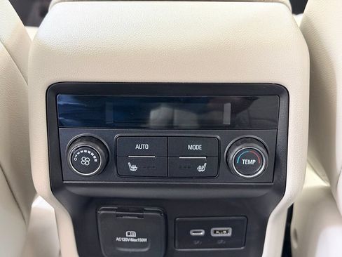 Used 2022 GMC Acadia Denali w/ Denali Ultimate Package FWD image 32