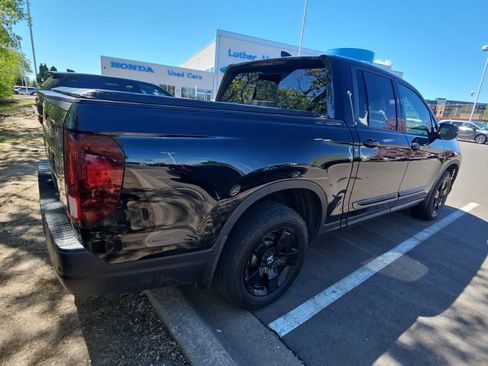 Certified 2024 Honda Ridgeline Black Edition image 3