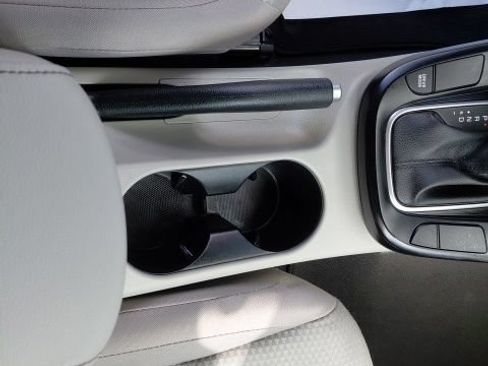Certified 2025 Kia Soul LX w/ LX Technology Package FWD image 14