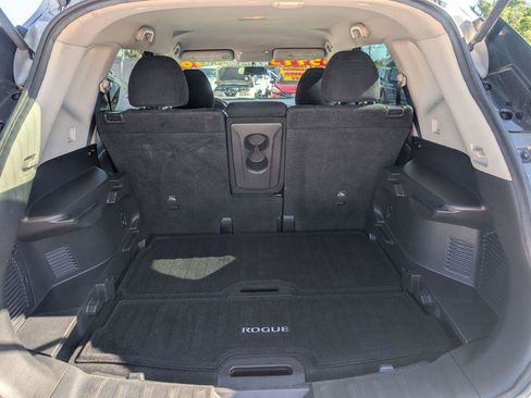Used 2016 Nissan Rogue S image 11
