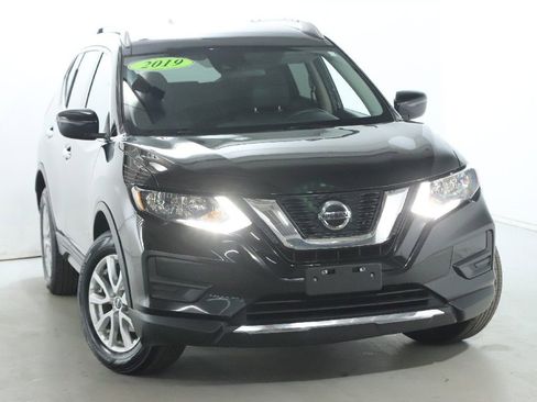 Used 2019 Nissan Rogue SV image 45