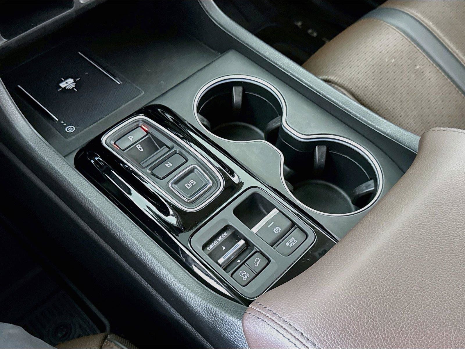 Used 2024 Honda Pilot Elite image 21