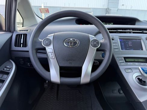 Used 2015 Toyota Prius Two FWD image 10