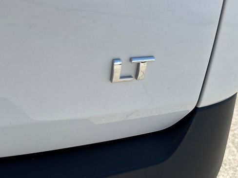 Used 2023 Chevrolet Traverse LT w/ LT Premium Package image 6