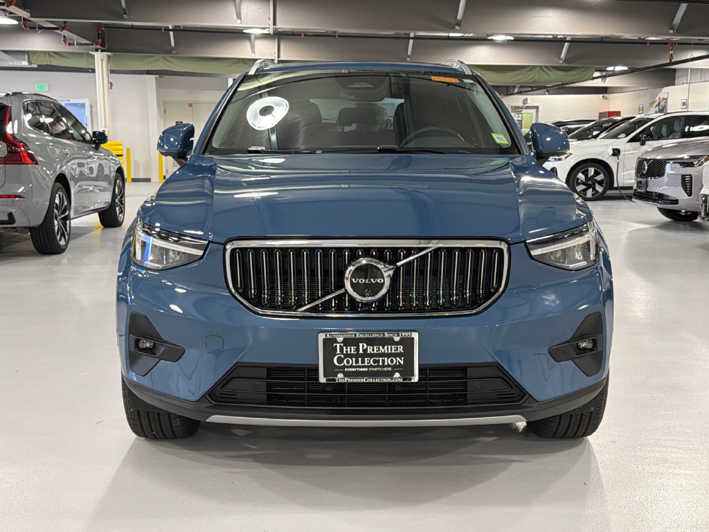 Certified 2024 Volvo XC40 B5 Plus w/ Protection Package Premier AWD/4WD image 2
