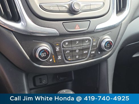 Used 2018 Chevrolet Equinox LT FWD image 30