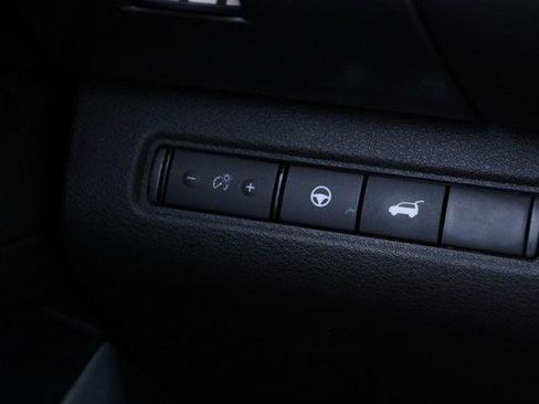 Used 2025 Nissan Pathfinder SL w/ SL Premium Package image 23