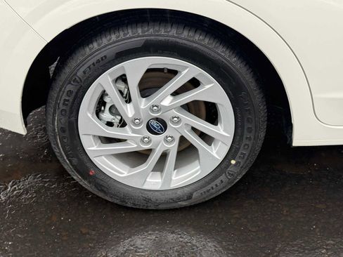 Certified 2025 Subaru Impreza 2.0i image 8