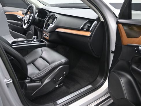 Used 2023 Volvo XC90 B6 Plus w/ Protection Package Premier image 18