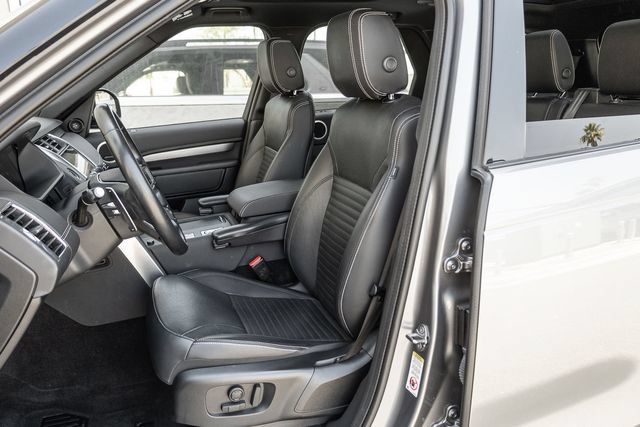 Used 2023 Land Rover Discovery S R-Dynamic AWD/4WD image 13