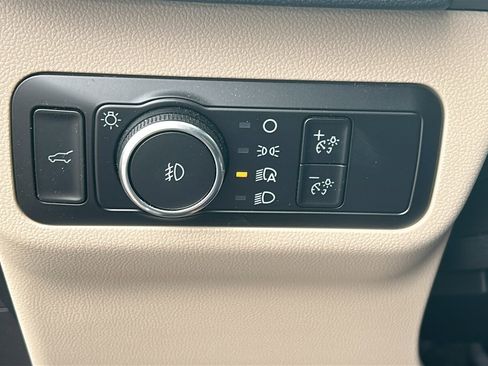 Used 2022 Ford Escape SEL image 17