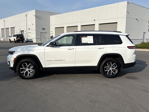 Used 2023 Jeep Grand Cherokee L Limited AWD/4WD image 6