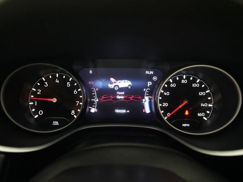 Used 2019 Jeep Compass Latitude w/ Popular Equipment Group AWD/4WD image 2