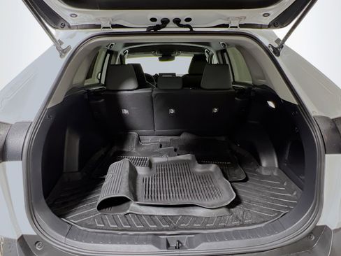 Used 2022 Toyota RAV4 XLE image 34