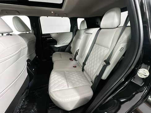 Used 2023 Mitsubishi Outlander SEL AWD/4WD image 25