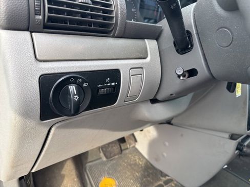 Used 2004 Ford Freestar SE image 6