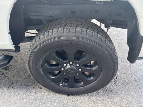 Used 2025 RAM 2500 Big Horn AWD/4WD image 7