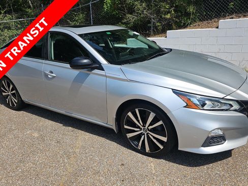 Used 2020 Nissan Altima 2.5 SR w/ Premium Package FWD image 5