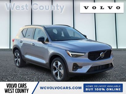 New 2026 Volvo XC40 B5 Plus w/ Protection Package Premier