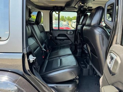 Used 2021 Jeep Wrangler Unlimited Sahara w/ Cold Weather Group AWD/4WD image 11